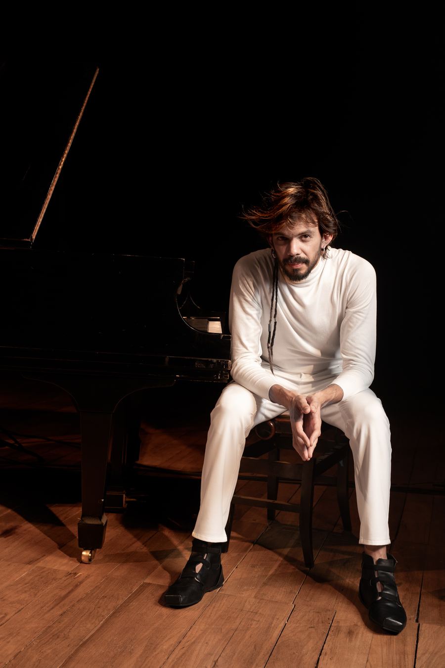 Salomão Soares, retrato ao piano